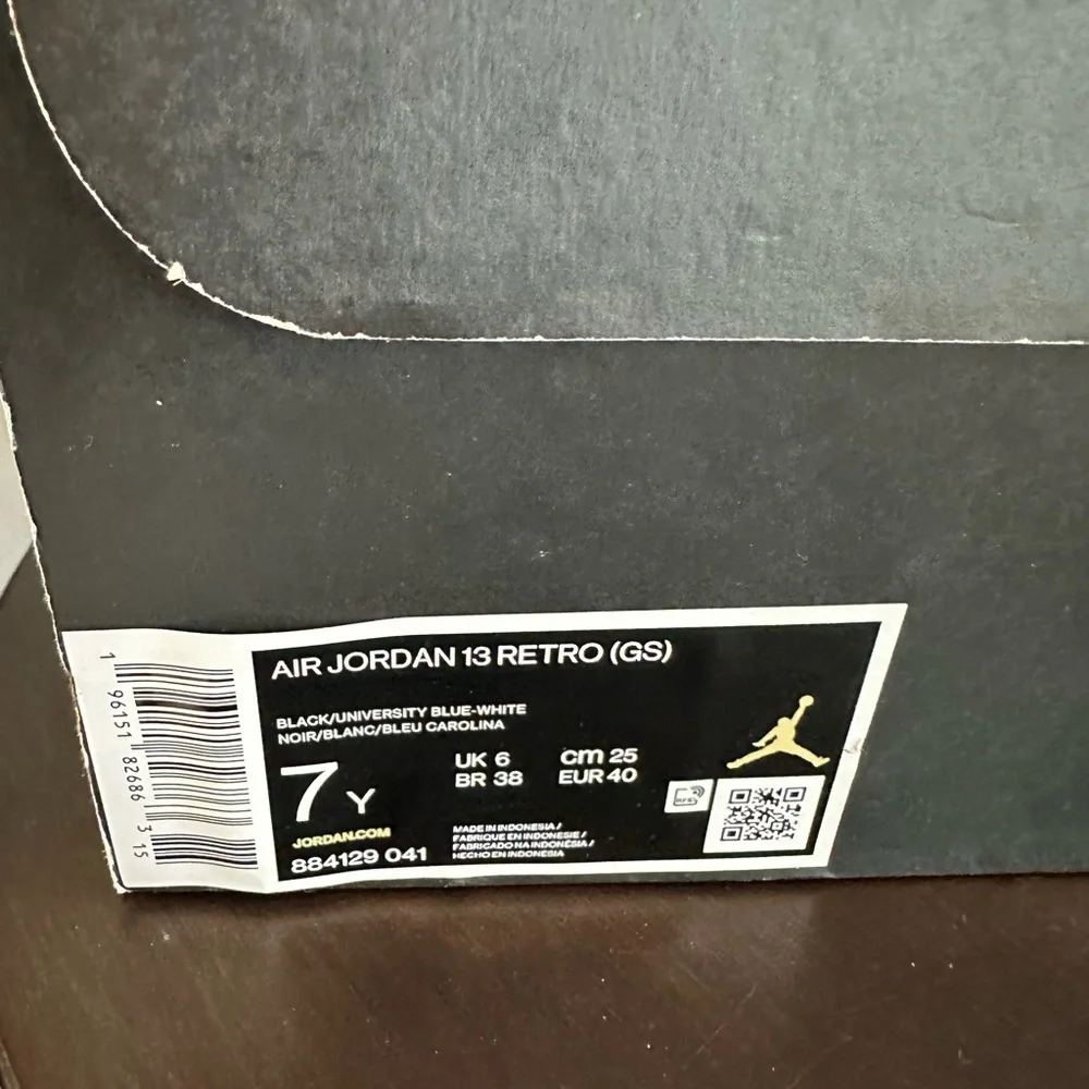 Jordan 13 Retro Black University Blue (GS) – Used – Size 7Y/W 8.5   884129-041